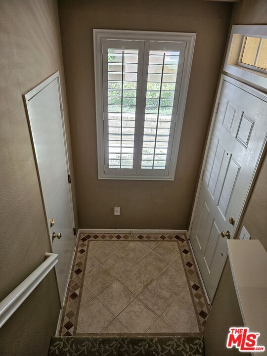 Building Photo - 27960 Trillium Ln