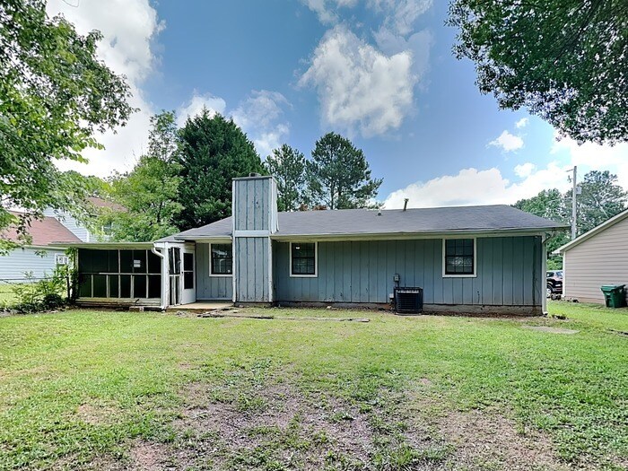 Building Photo - 2093 Drake Ct