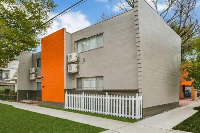 Primary Photo - 4202 Stanford St