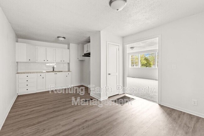 Building Photo - 1893 Princeton Ct SW