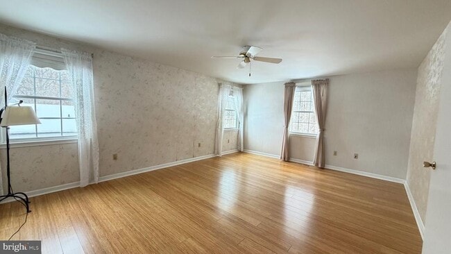 Building Photo - 4325 Majestic Ln