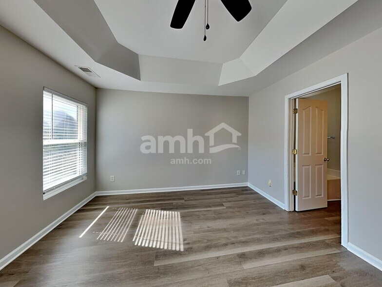 Building Photo - 2001 Moonstone Ln