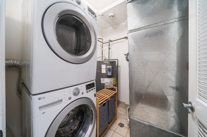 Building Photo - 204 Jackson St