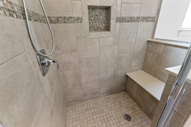 Building Photo - 4408 Banister Ln