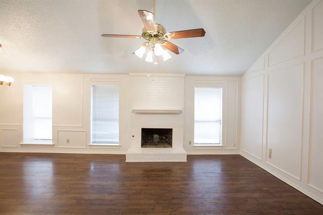 Building Photo - 2025 Lorient Dr