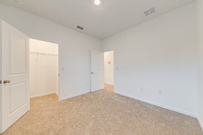 Building Photo - 4458 Davos Dr