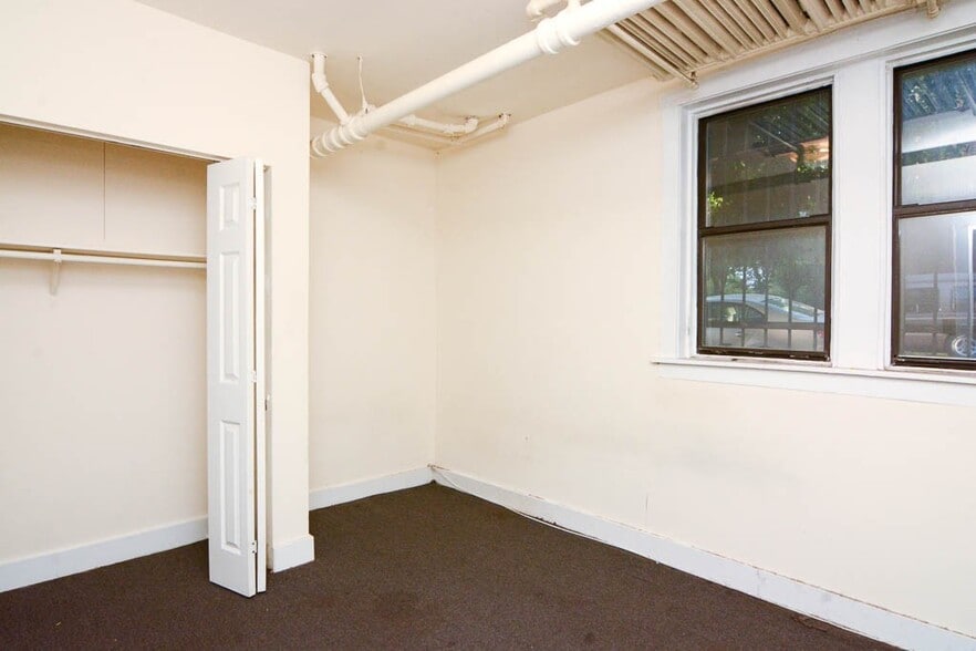 Building Photo - 1530 N Kedzie Ave