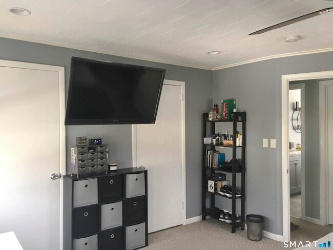 Building Photo - 25 Rena Pl