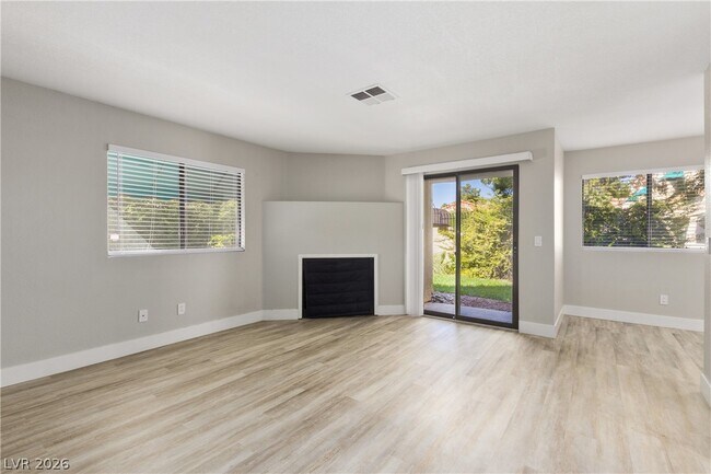 Building Photo - 2220 Pine Breeze Ln