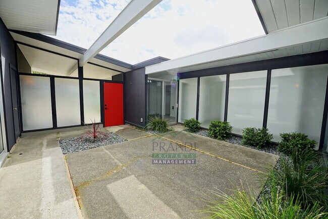 Building Photo - 18 Anchorage Ct