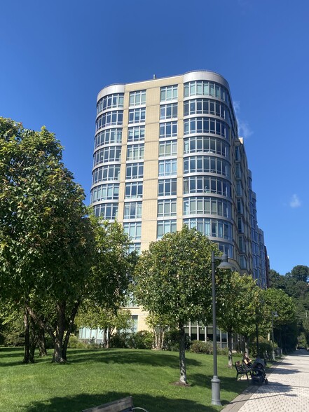 Building Photo - 8100 River Rd