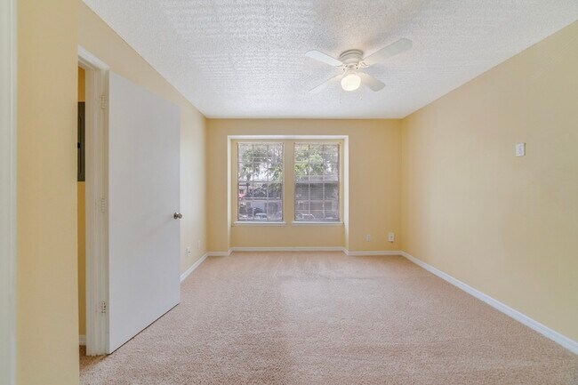 Building Photo - 6052 Westgate Dr