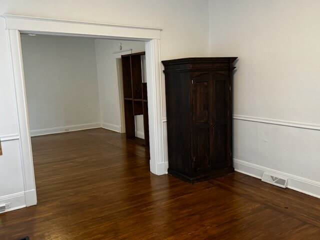 Building Photo - 517 Camden Ave