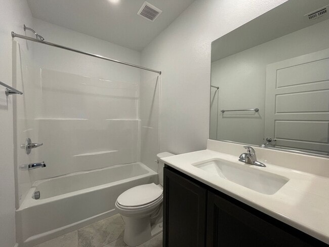 Building Photo - HENDERSON CADENCE COMMUNITY - 3 bed 2.5 ba...