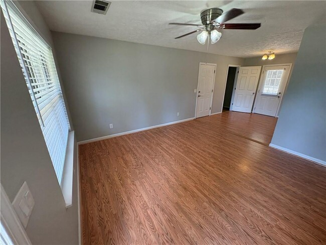 Building Photo - 4755 Perry Rd