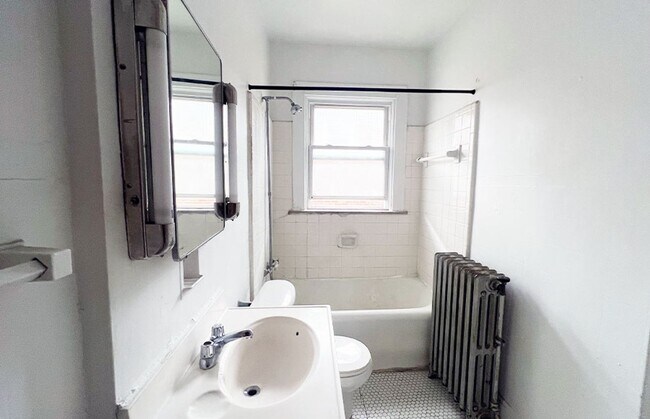 Building Photo - 319 Terrace Ave