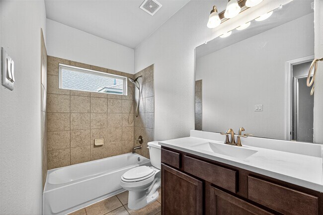 Primary Photo - 1218 Red Hills Dr