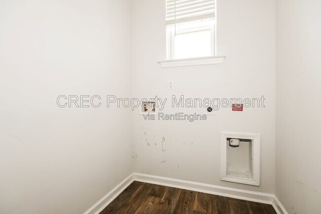 Building Photo - 928 Woodside Creek Ln