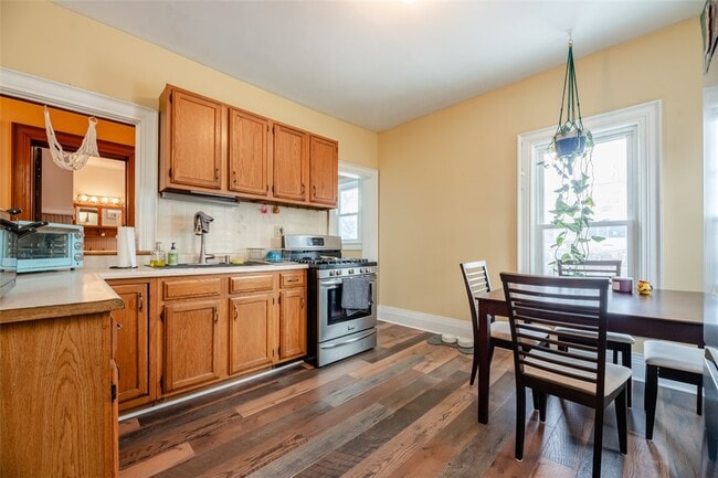 Building Photo - 7 Arlington St