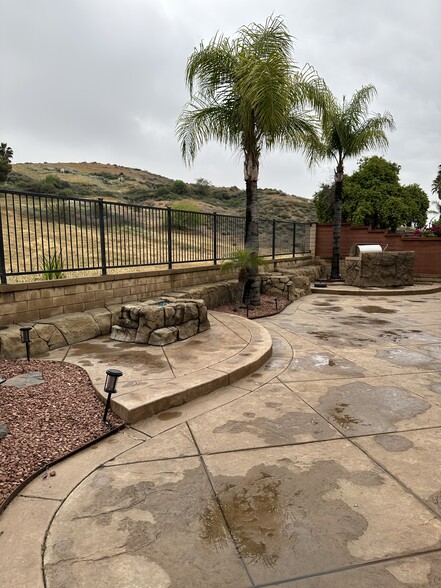 Building Photo - 15400 Zaharias St