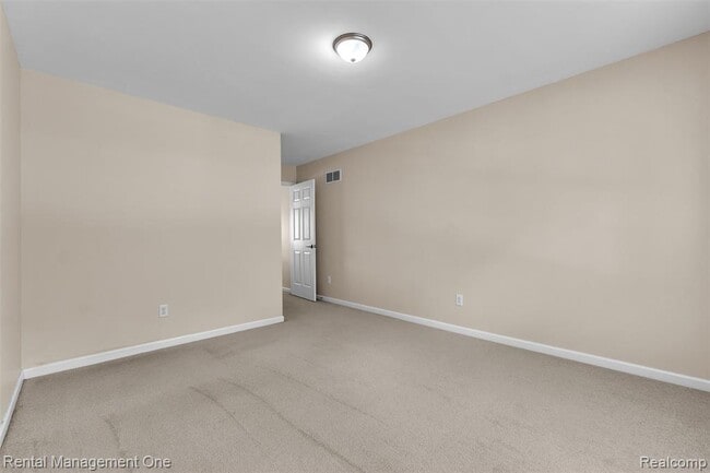 Building Photo - 41590 Mitchell Rd