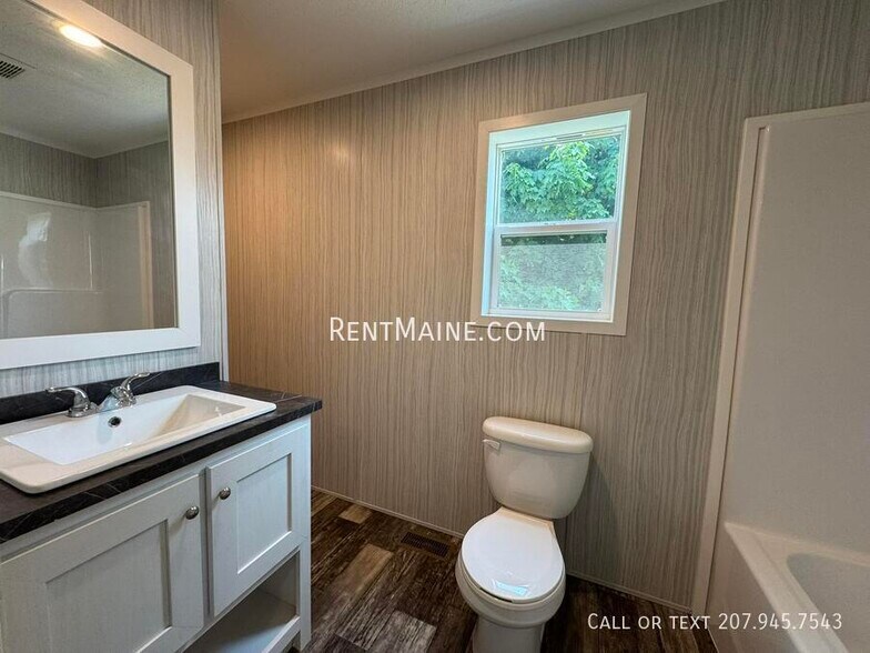 Building Photo - 168 A St