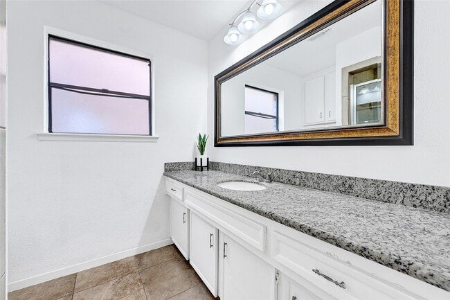 Building Photo - 2730 Mesquite Dr