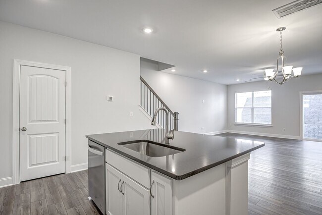 Building Photo - 3/2.5 Townhome Close to Southpoint w/ Garage!