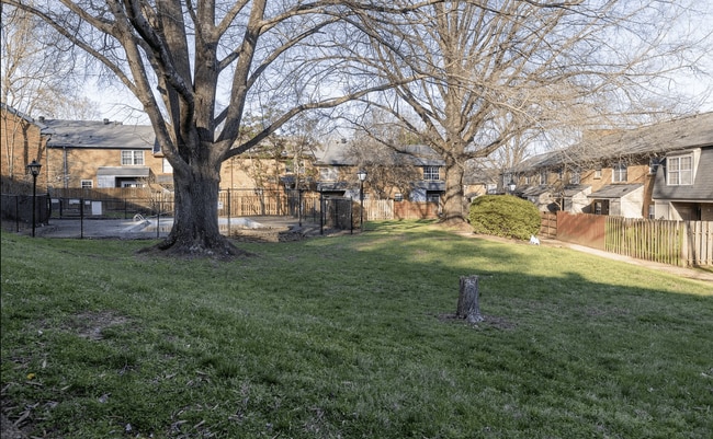 Building Photo - 5515 Country Dr