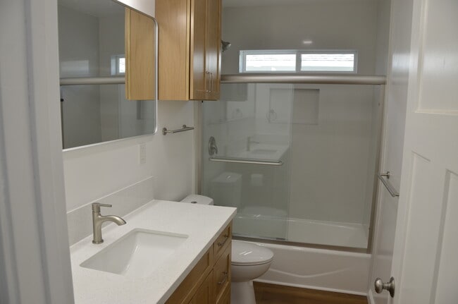 Building Photo - 3605 W 181st St