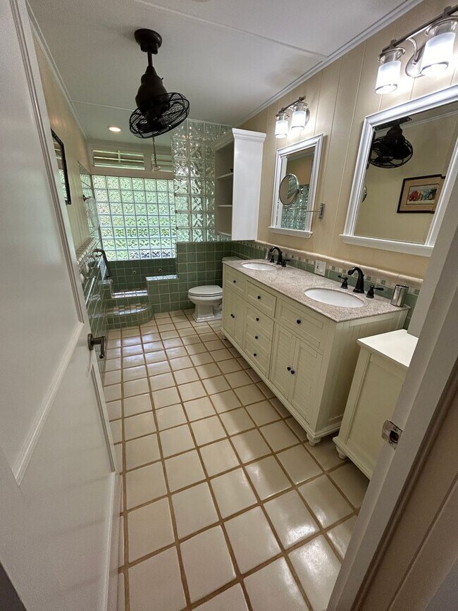 Building Photo - $2500 off 1st Months Rent!! Furnished 3 Bedroom 3 Bath Ocean View Home