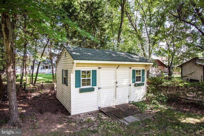 Building Photo - 10108 Quayle Ct