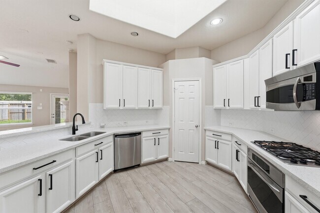 Building Photo - 11422 English Rose Trail