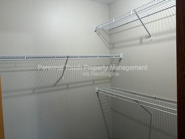 Building Photo - 2736-33 1/2 33 1/2 Ave S