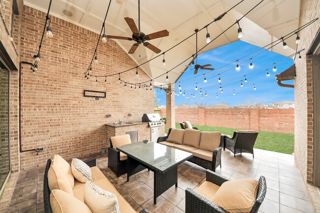 Building Photo - 23606 Verge Sims Dr