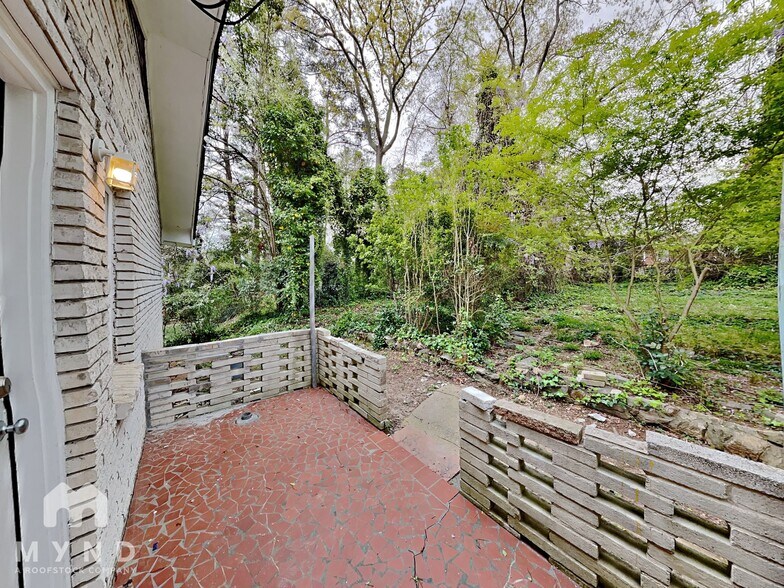 Building Photo - 39 Springside Dr SE
