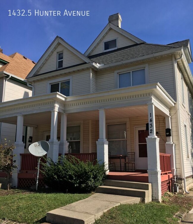 Primary Photo - 1 Bed 1 Bath Close to Campus, Available Fa...