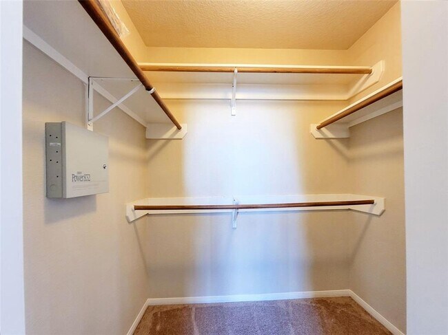 Building Photo - 3/BR, 2.5/BA Two-Level Home in Round Rock!