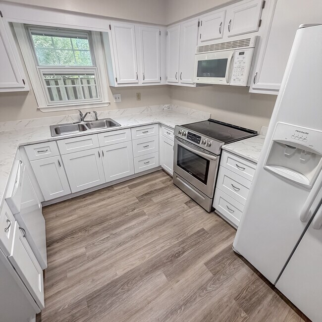 Building Photo - 2903 Cedar Creek Rd