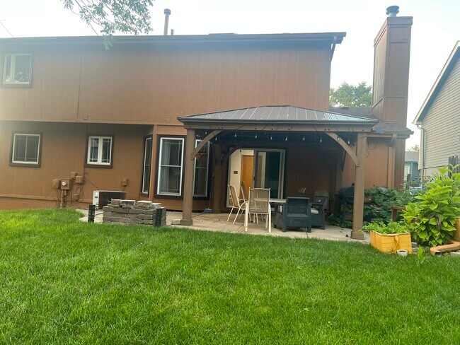 Building Photo - 16911 Holmes Cir