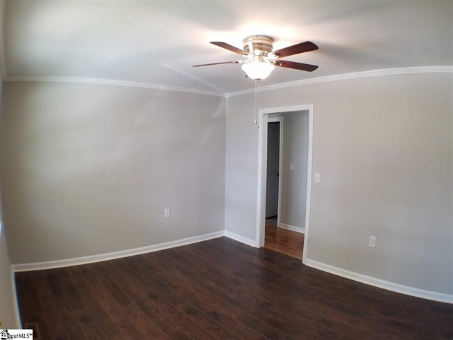 Building Photo - 518 Roe Rd