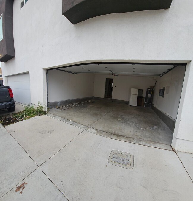 Building Photo - HAW - Herman Ave