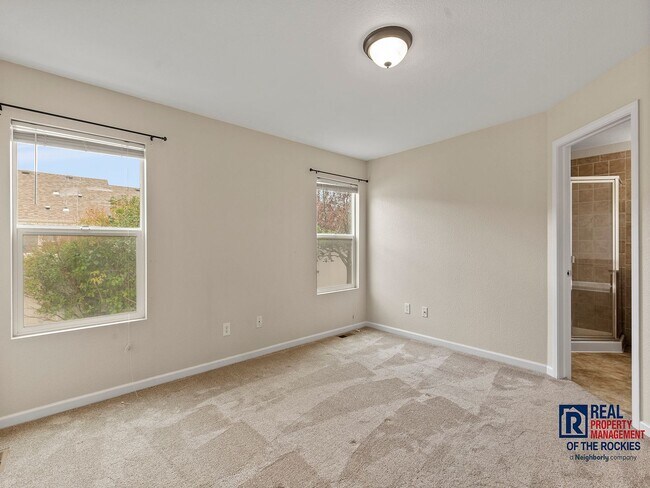 Building Photo - Charming 3 Bed, 2 Bath Home with 3-Car Gar...