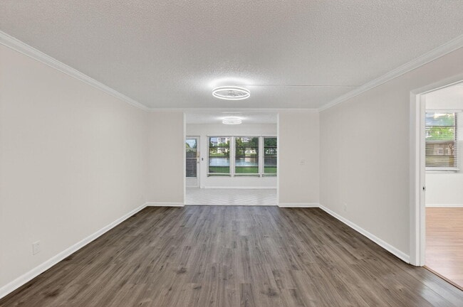 Building Photo - 26 Abbey Ln