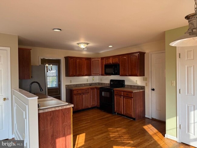 Building Photo - 51 Crystal Hill Ct