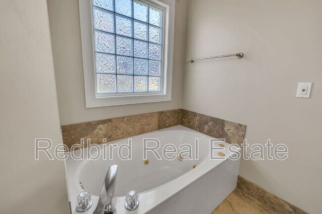 Building Photo - 2794 Warwick Ct