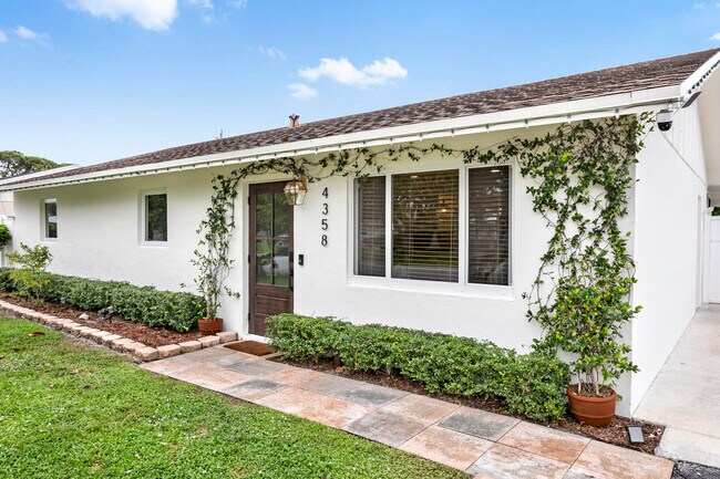 Primary Photo - 4358 Birdwood St