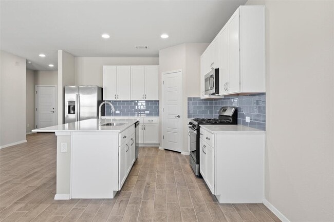 Building Photo - 441 Hortus Dr