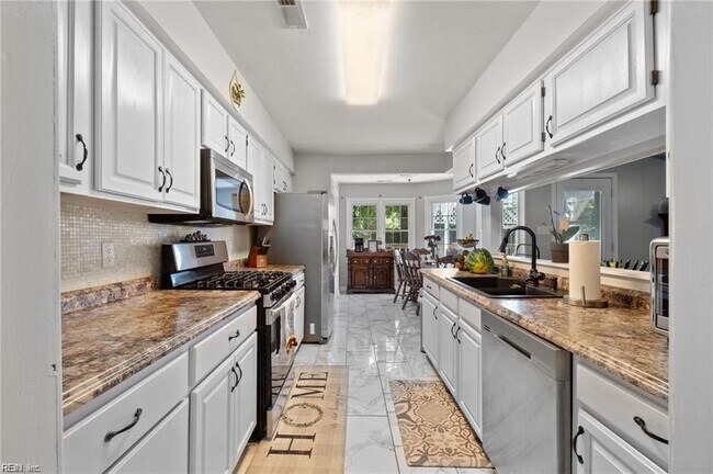 Building Photo - 1805 Monet Ct