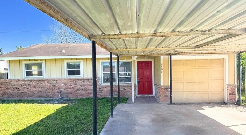Building Photo - 2406 Sunny Dr